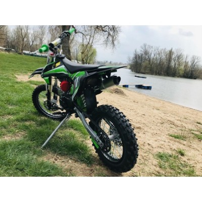 Dětská benzínová motorka Pitbike Leramotors Shark 125ccm E-Start 4T 17/14 Zelená
