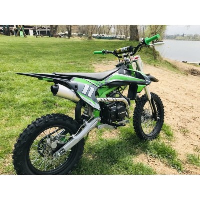 Dětská benzínová motorka Pitbike Leramotors Shark 125ccm E-Start 4T 17/14 Zelená