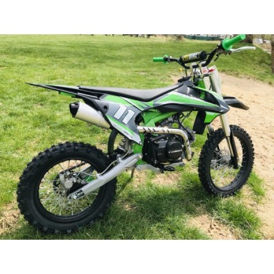 Dětská benzínová motorka Pitbike Leramotors Shark 125ccm E-Start 4T 17/14 Zelená