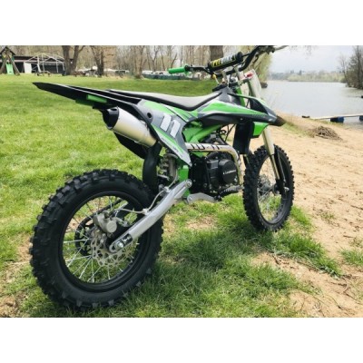 Dětská benzínová motorka Pitbike Leramotors Shark 125ccm E-Start 4T 17/14 Zelená
